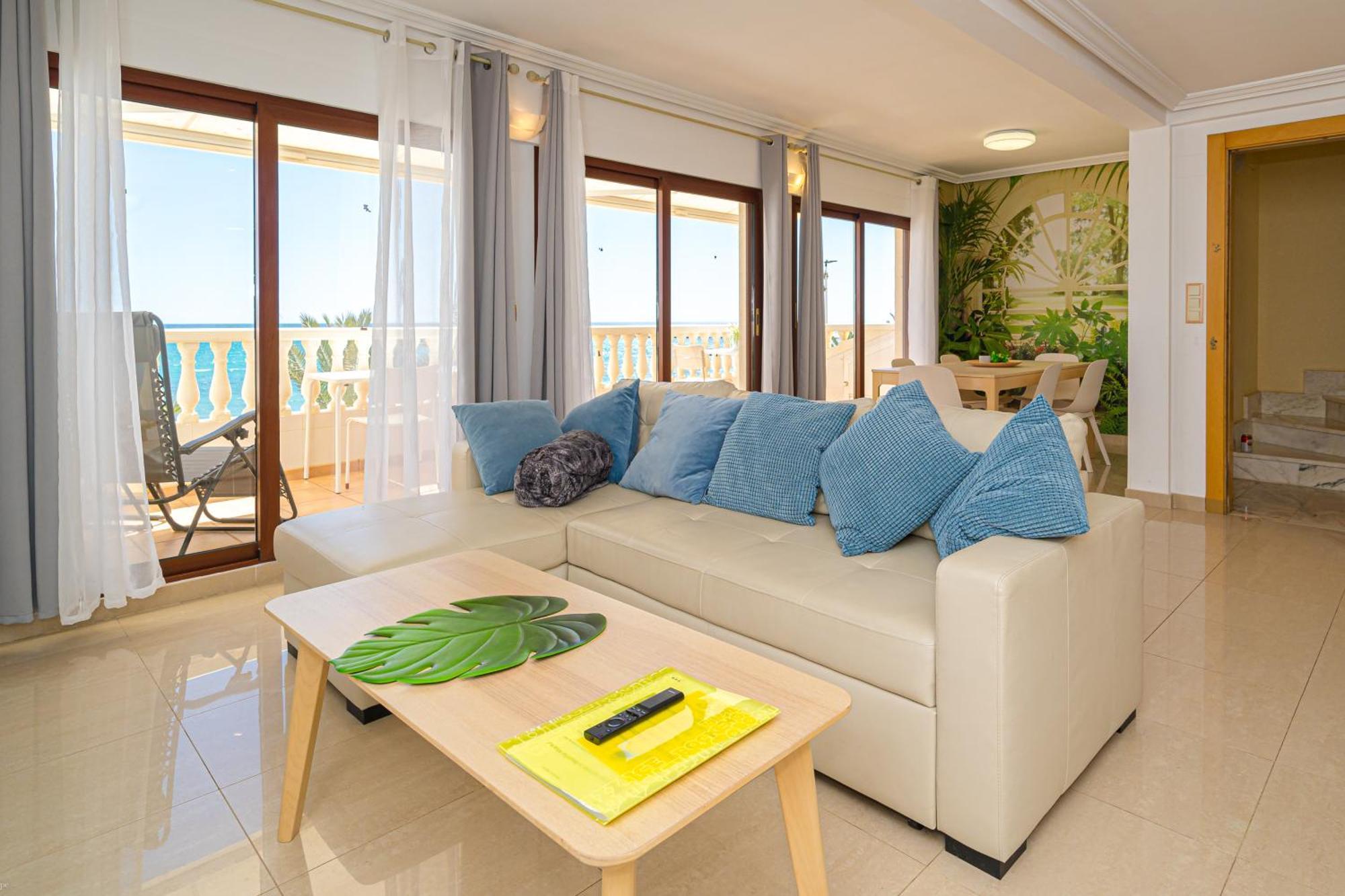 Front Line Apartment Jakarta 2 坎佩略 外观 照片