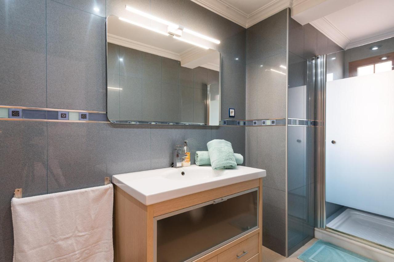Front Line Apartment Jakarta 2 坎佩略 外观 照片